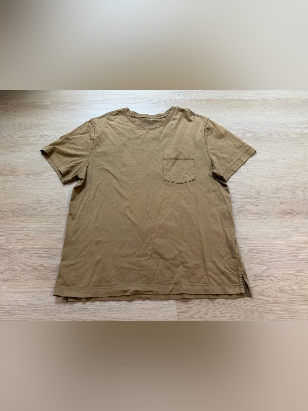 Banana Republic Men’s Size L T-Shirt Authentic Tee Brown W/ Pocket